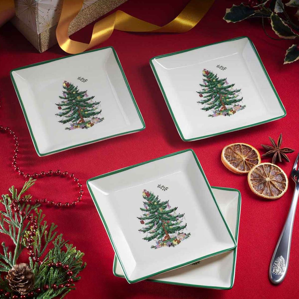 Christmas Tree Set of 4 Tidbit Plates image number null